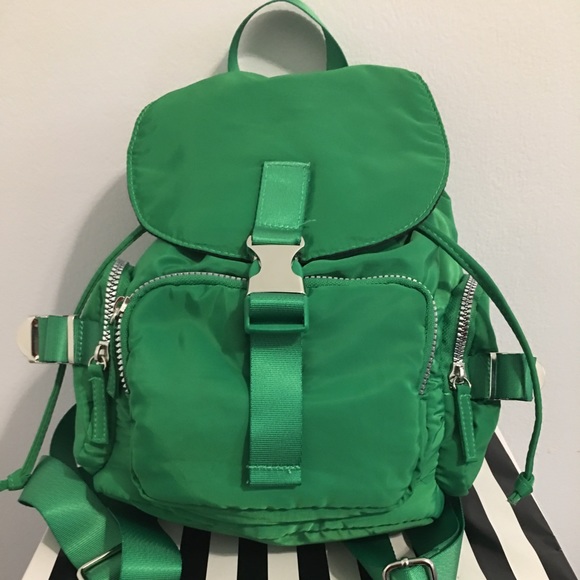 Green backpack - Picture 2 of 3